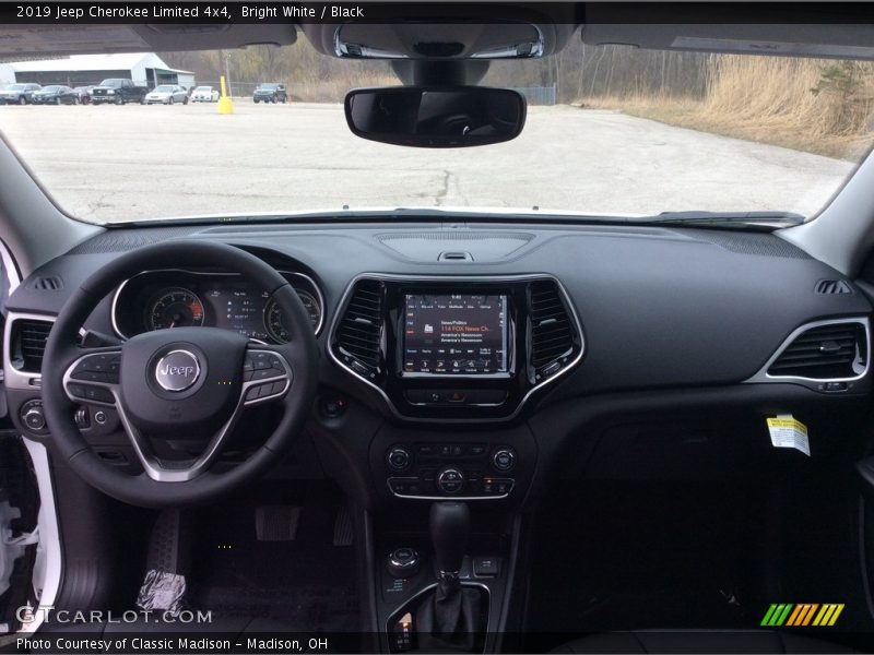 Bright White / Black 2019 Jeep Cherokee Limited 4x4