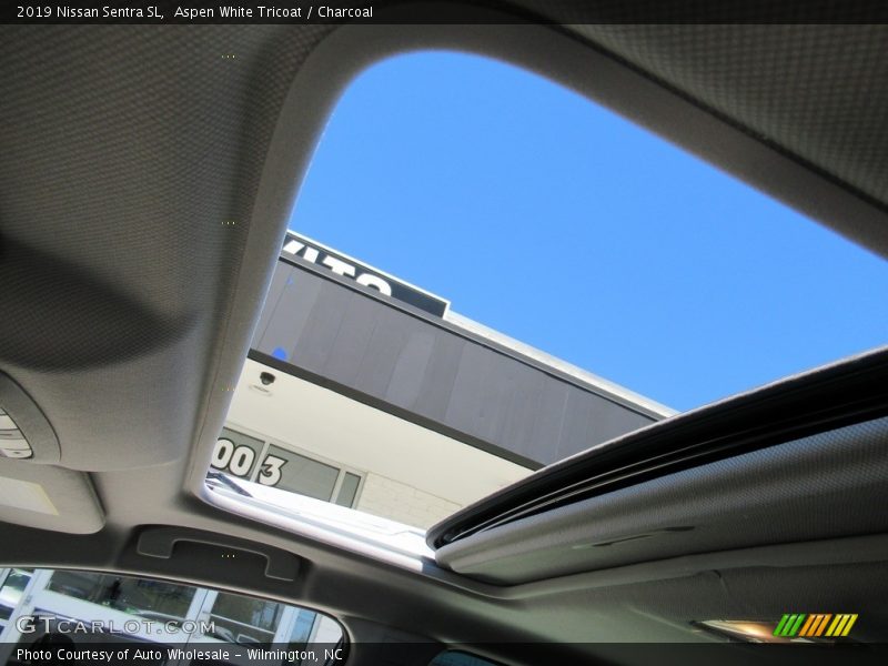 Aspen White Tricoat / Charcoal 2019 Nissan Sentra SL