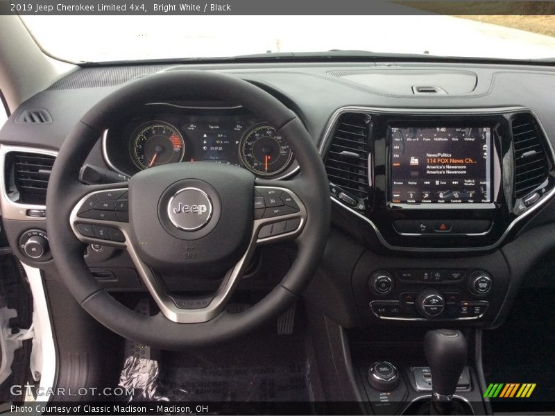 Bright White / Black 2019 Jeep Cherokee Limited 4x4