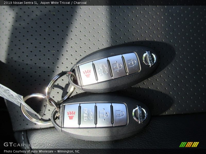Aspen White Tricoat / Charcoal 2019 Nissan Sentra SL