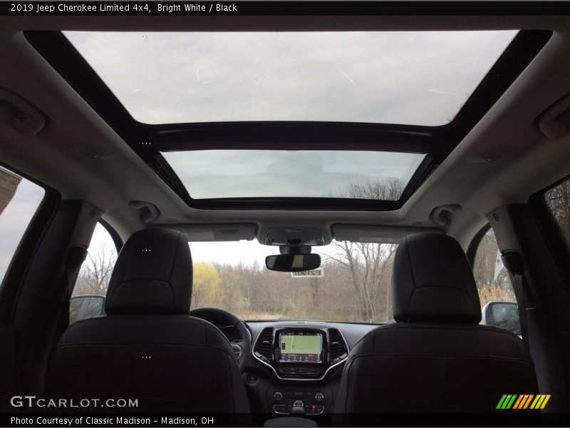 Bright White / Black 2019 Jeep Cherokee Limited 4x4