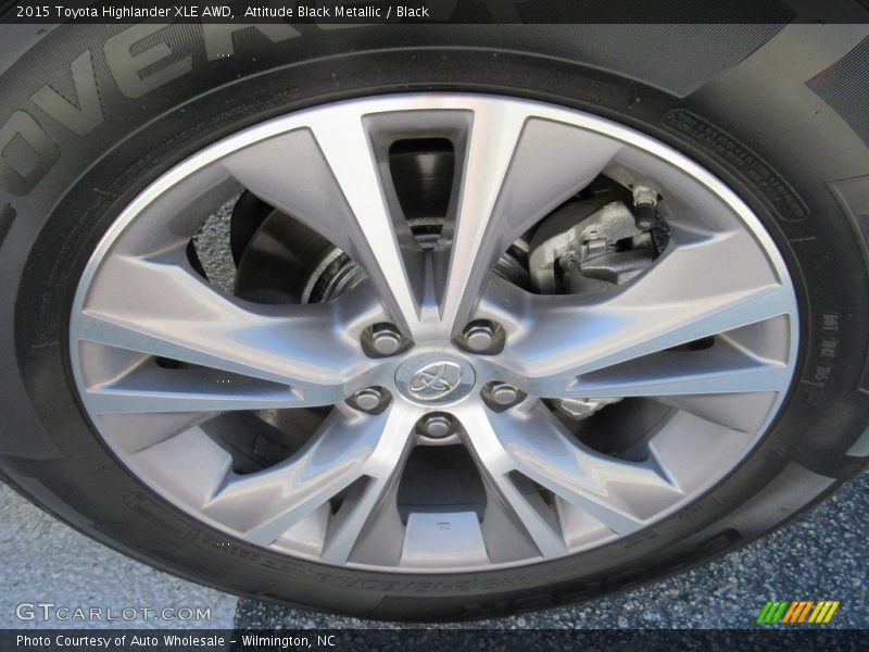 Attitude Black Metallic / Black 2015 Toyota Highlander XLE AWD