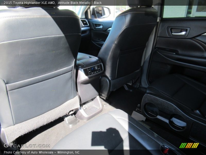 Attitude Black Metallic / Black 2015 Toyota Highlander XLE AWD