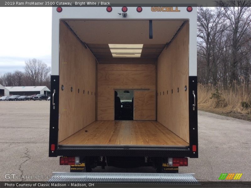 Bright White / Black 2019 Ram ProMaster 3500 Cutaway