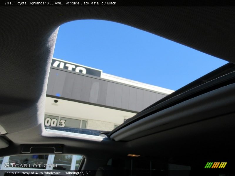 Attitude Black Metallic / Black 2015 Toyota Highlander XLE AWD