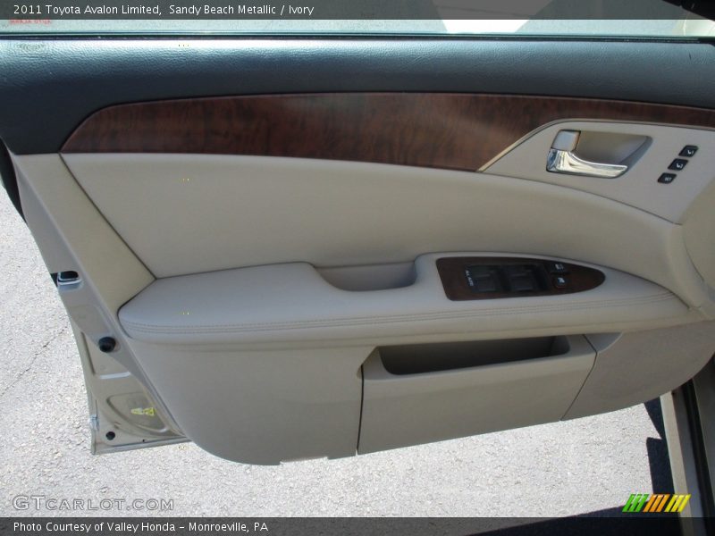 Sandy Beach Metallic / Ivory 2011 Toyota Avalon Limited