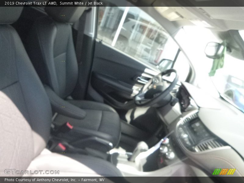 Summit White / Jet Black 2019 Chevrolet Trax LT AWD