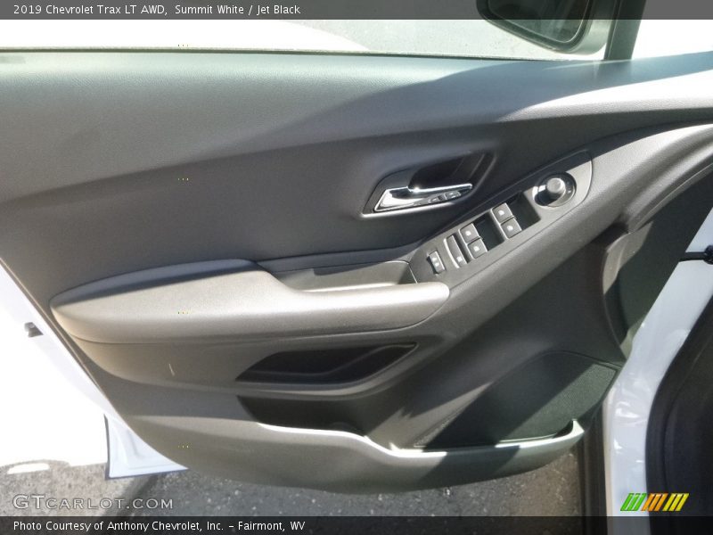 Summit White / Jet Black 2019 Chevrolet Trax LT AWD