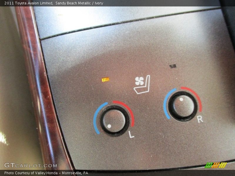 Sandy Beach Metallic / Ivory 2011 Toyota Avalon Limited