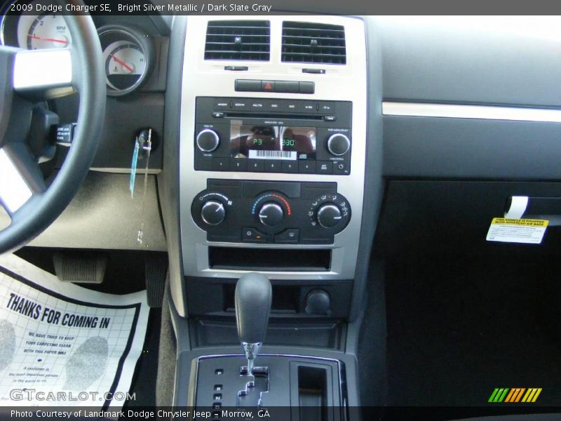 Bright Silver Metallic / Dark Slate Gray 2009 Dodge Charger SE