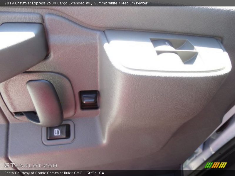 Summit White / Medium Pewter 2019 Chevrolet Express 2500 Cargo Extended WT
