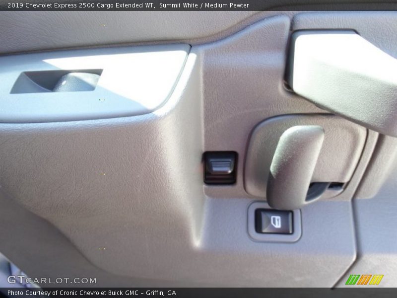 Summit White / Medium Pewter 2019 Chevrolet Express 2500 Cargo Extended WT
