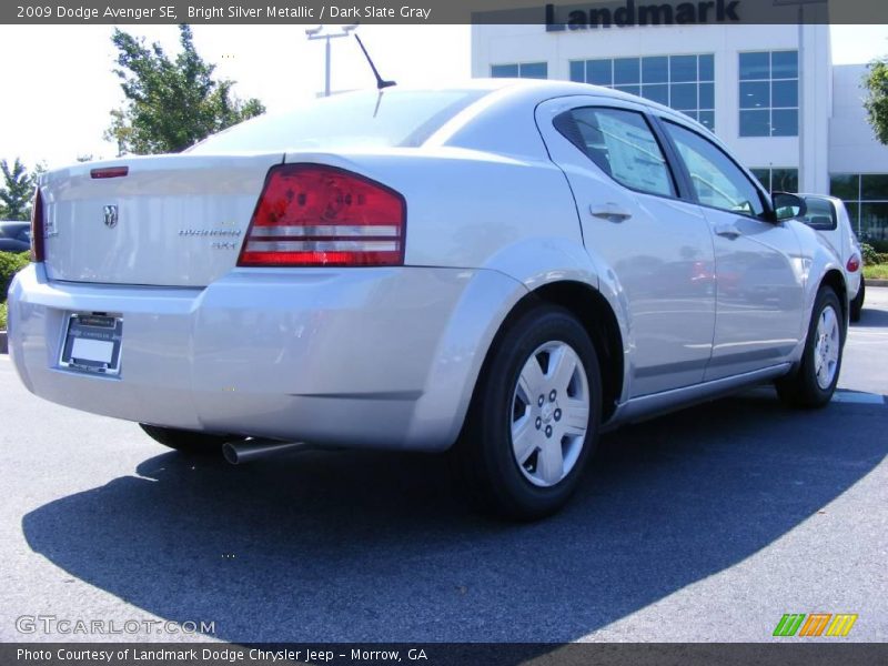 Bright Silver Metallic / Dark Slate Gray 2009 Dodge Avenger SE