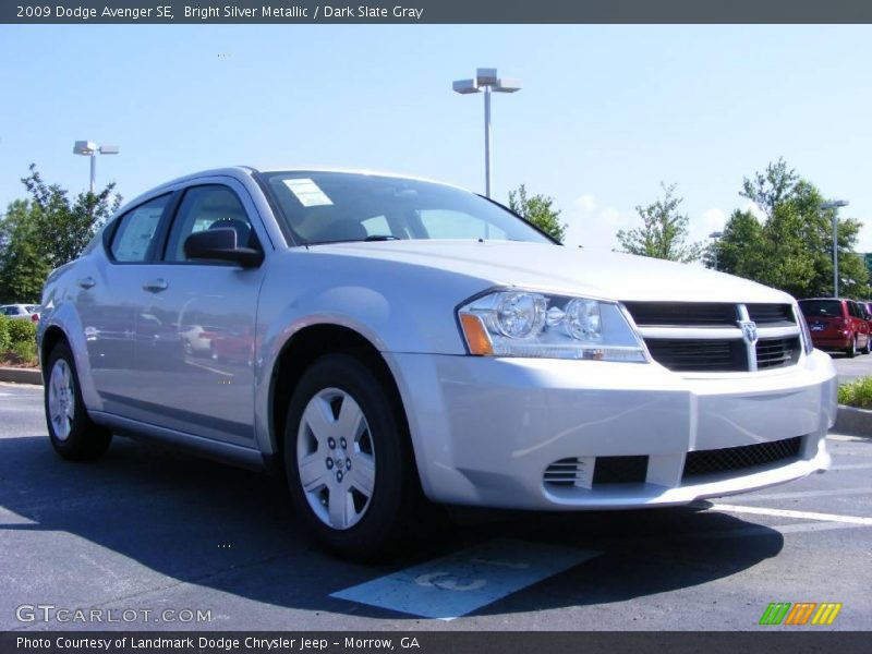 Bright Silver Metallic / Dark Slate Gray 2009 Dodge Avenger SE