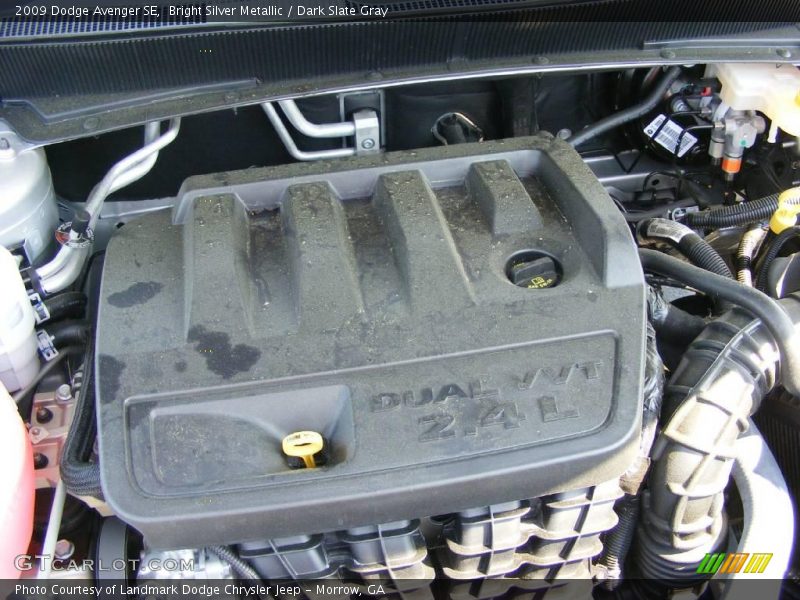 Bright Silver Metallic / Dark Slate Gray 2009 Dodge Avenger SE