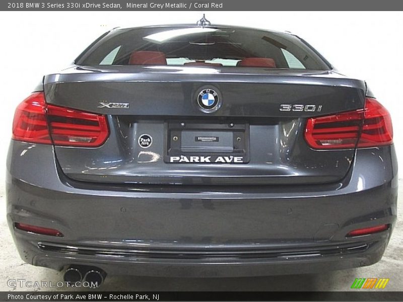 Mineral Grey Metallic / Coral Red 2018 BMW 3 Series 330i xDrive Sedan