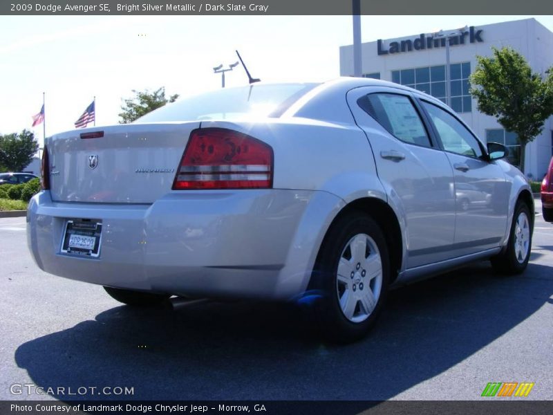 Bright Silver Metallic / Dark Slate Gray 2009 Dodge Avenger SE