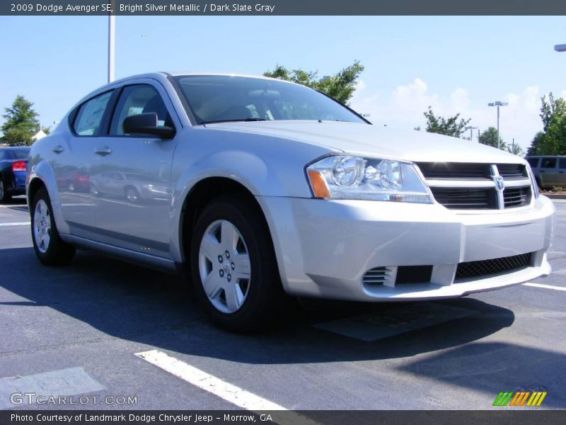 Bright Silver Metallic / Dark Slate Gray 2009 Dodge Avenger SE