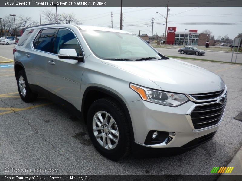 Silver Ice Metallic / Jet Black 2019 Chevrolet Traverse LT