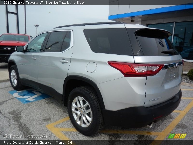 Silver Ice Metallic / Jet Black 2019 Chevrolet Traverse LT