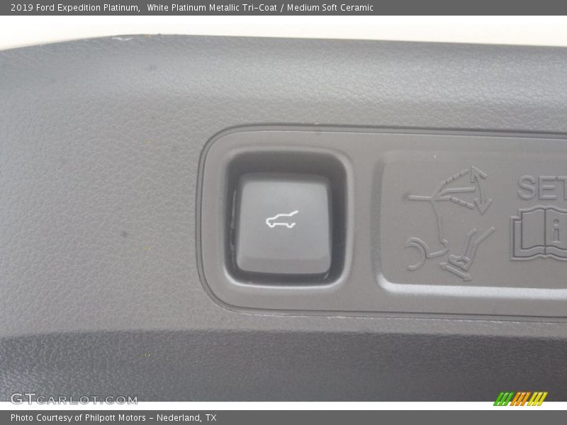 White Platinum Metallic Tri-Coat / Medium Soft Ceramic 2019 Ford Expedition Platinum