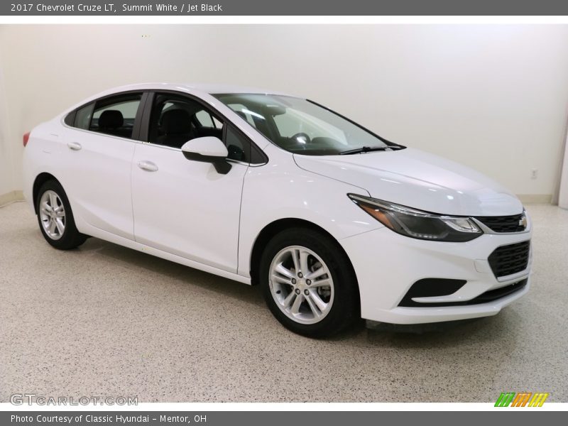 Summit White / Jet Black 2017 Chevrolet Cruze LT