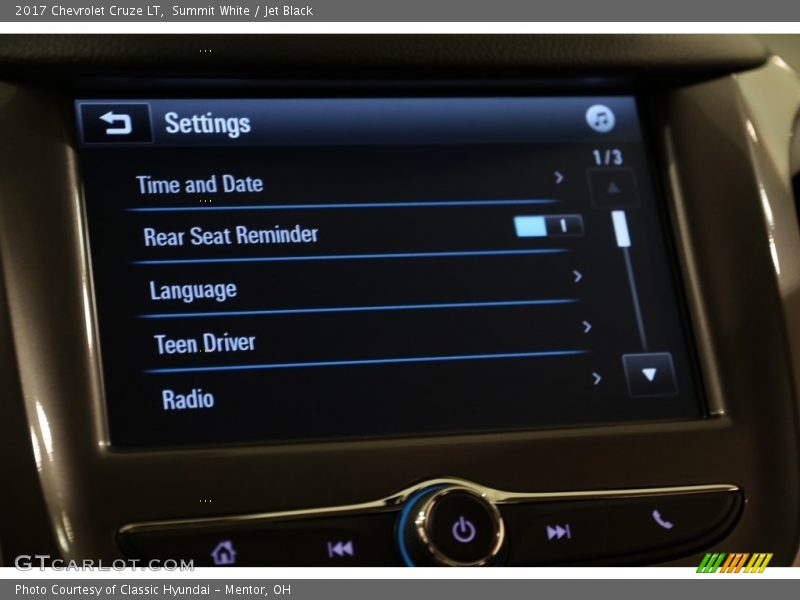 Summit White / Jet Black 2017 Chevrolet Cruze LT