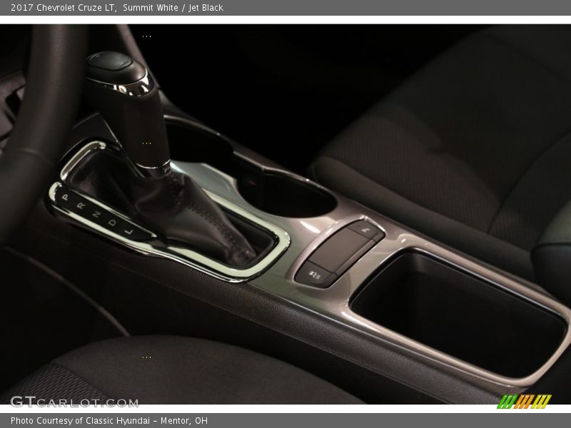 Summit White / Jet Black 2017 Chevrolet Cruze LT