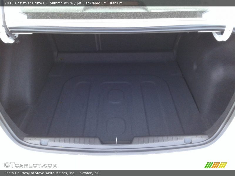 Summit White / Jet Black/Medium Titanium 2015 Chevrolet Cruze LS