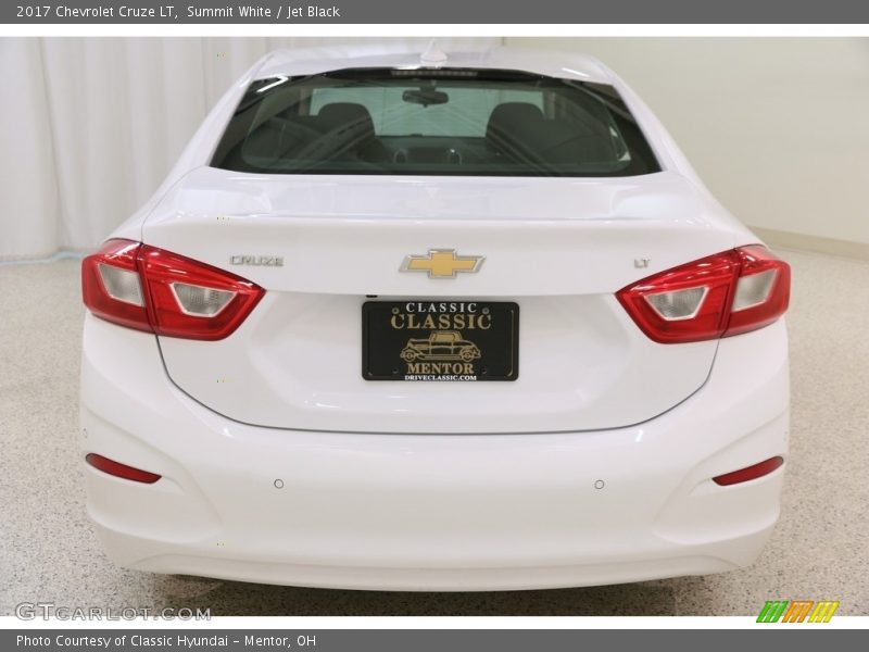 Summit White / Jet Black 2017 Chevrolet Cruze LT
