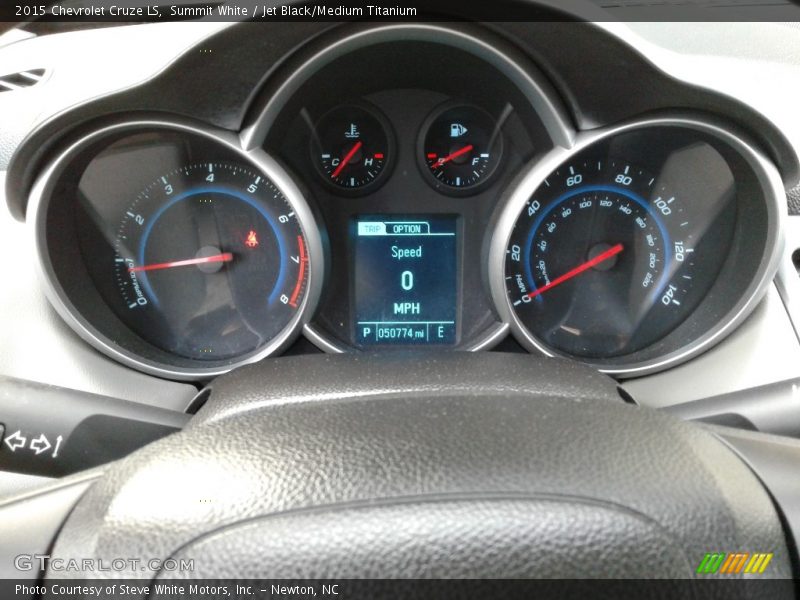 Summit White / Jet Black/Medium Titanium 2015 Chevrolet Cruze LS