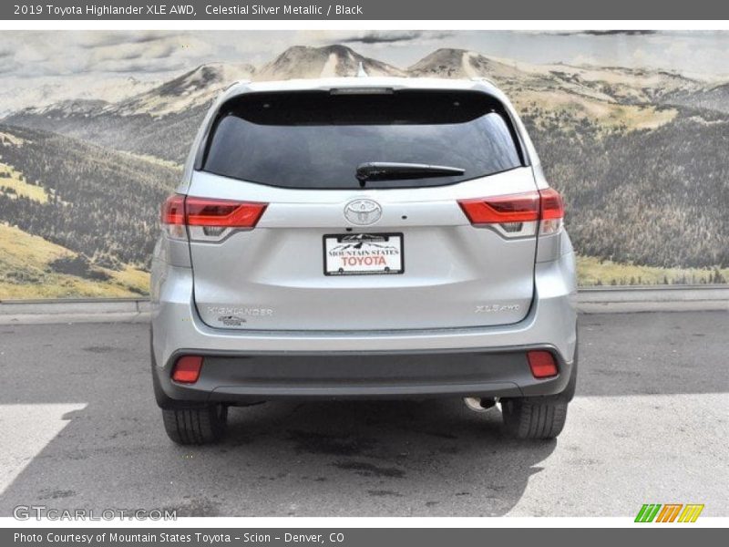 Celestial Silver Metallic / Black 2019 Toyota Highlander XLE AWD