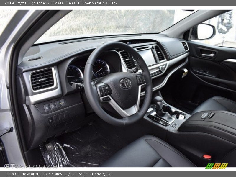 Celestial Silver Metallic / Black 2019 Toyota Highlander XLE AWD