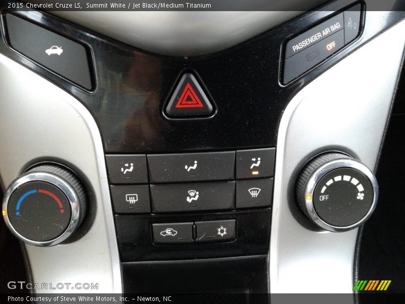 Summit White / Jet Black/Medium Titanium 2015 Chevrolet Cruze LS