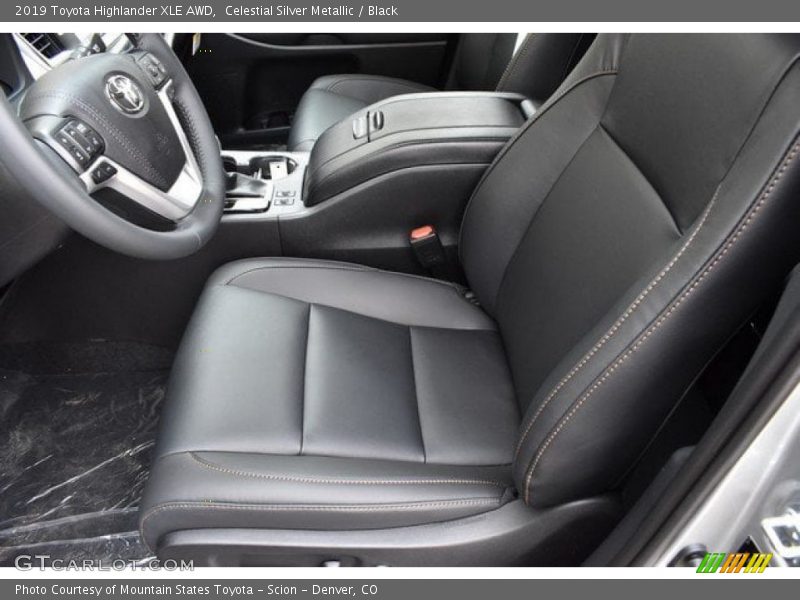 Celestial Silver Metallic / Black 2019 Toyota Highlander XLE AWD