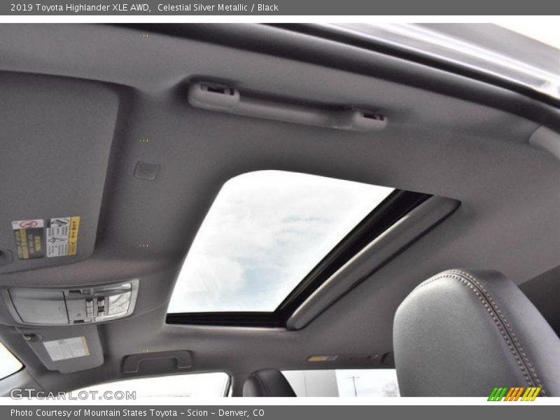 Celestial Silver Metallic / Black 2019 Toyota Highlander XLE AWD