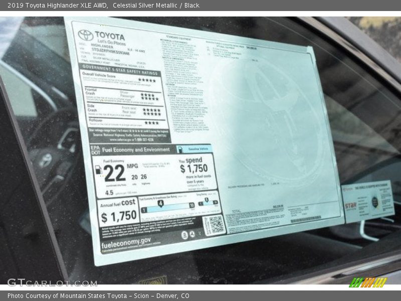 Celestial Silver Metallic / Black 2019 Toyota Highlander XLE AWD