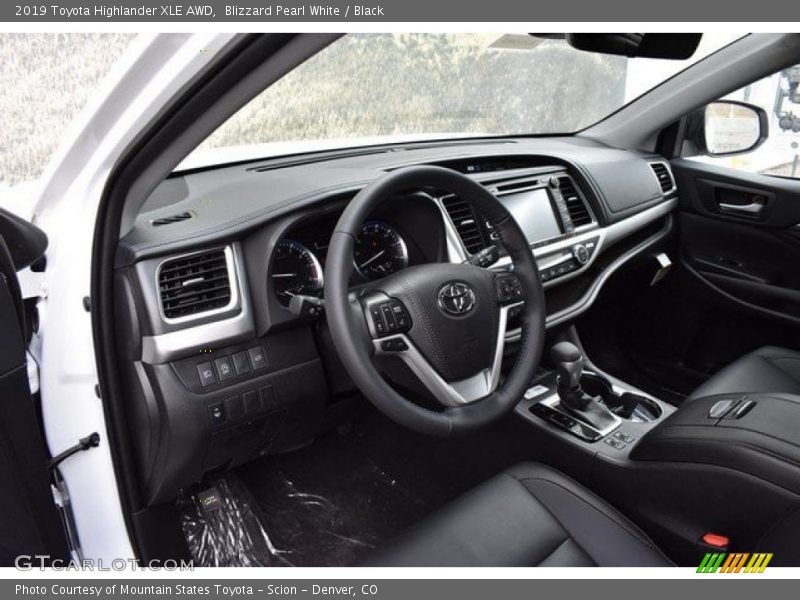 Blizzard Pearl White / Black 2019 Toyota Highlander XLE AWD