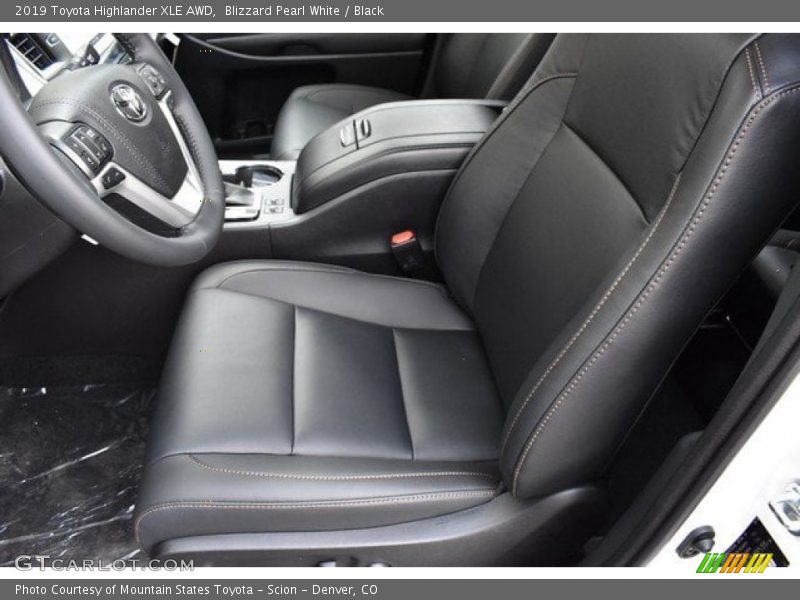 Blizzard Pearl White / Black 2019 Toyota Highlander XLE AWD