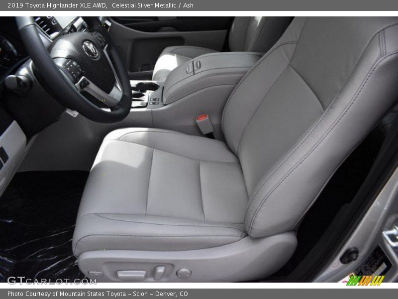 Celestial Silver Metallic / Ash 2019 Toyota Highlander XLE AWD