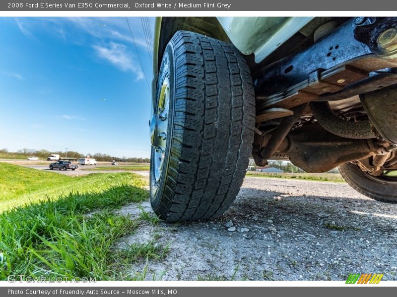 Oxford White / Medium Flint Grey 2006 Ford E Series Van E350 Commercial