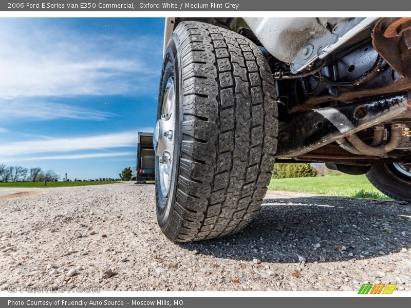 Oxford White / Medium Flint Grey 2006 Ford E Series Van E350 Commercial