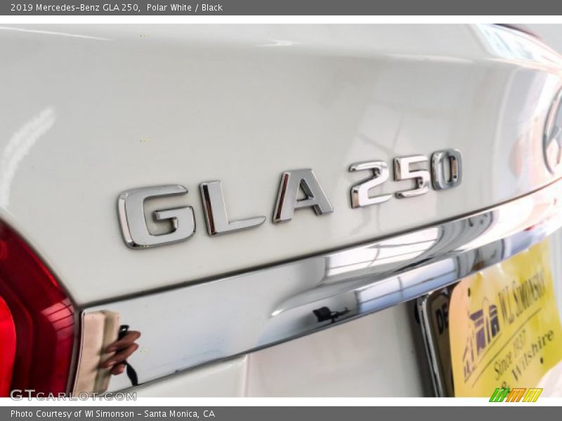 Polar White / Black 2019 Mercedes-Benz GLA 250