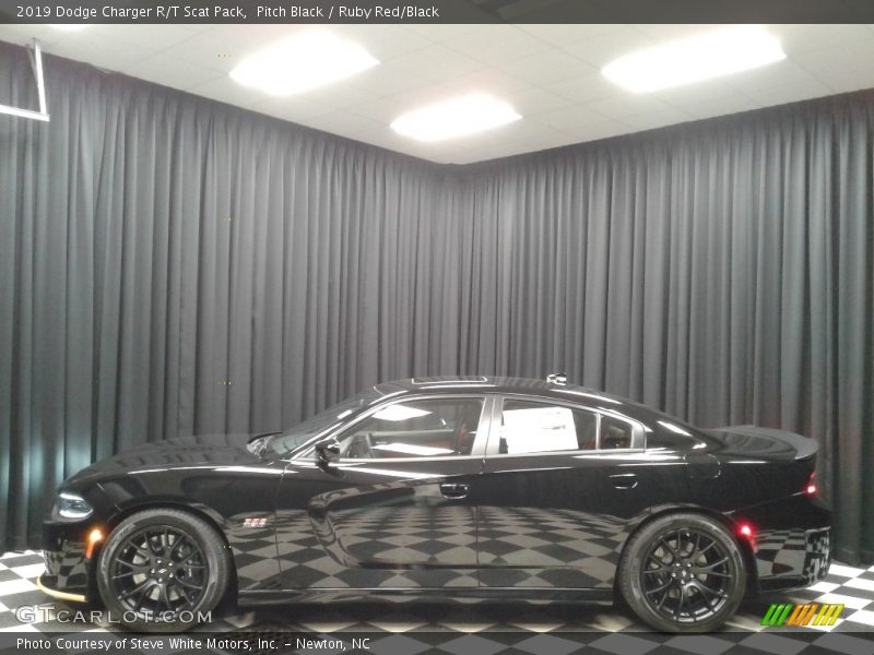 Pitch Black / Ruby Red/Black 2019 Dodge Charger R/T Scat Pack