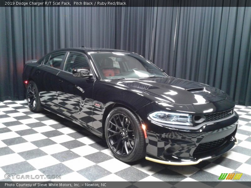 Pitch Black / Ruby Red/Black 2019 Dodge Charger R/T Scat Pack