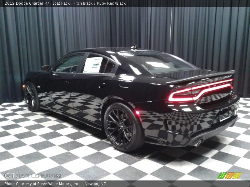 Pitch Black / Ruby Red/Black 2019 Dodge Charger R/T Scat Pack