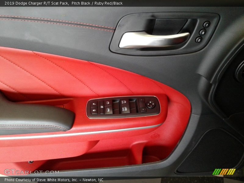 Pitch Black / Ruby Red/Black 2019 Dodge Charger R/T Scat Pack