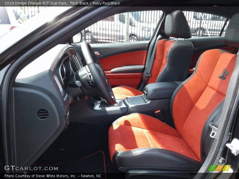 Pitch Black / Ruby Red/Black 2019 Dodge Charger R/T Scat Pack