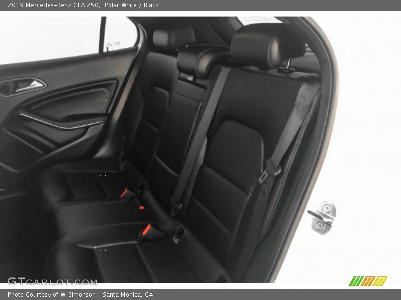 Polar White / Black 2019 Mercedes-Benz GLA 250