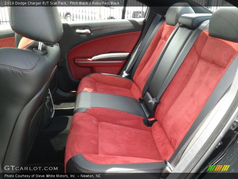 Pitch Black / Ruby Red/Black 2019 Dodge Charger R/T Scat Pack